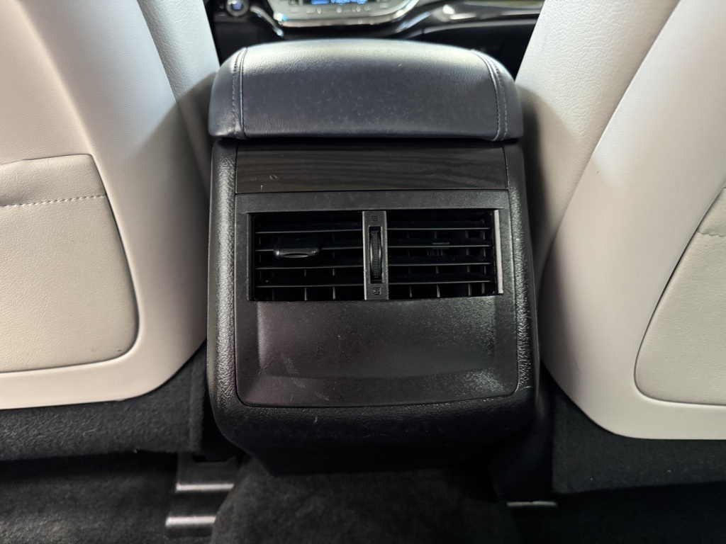 Vehicle image 16 of 35