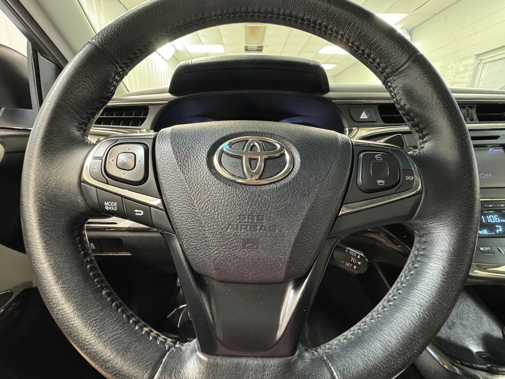 Vehicle image 28 of 35
