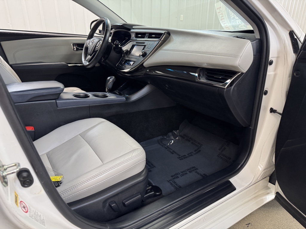 Vehicle image 23 of 35