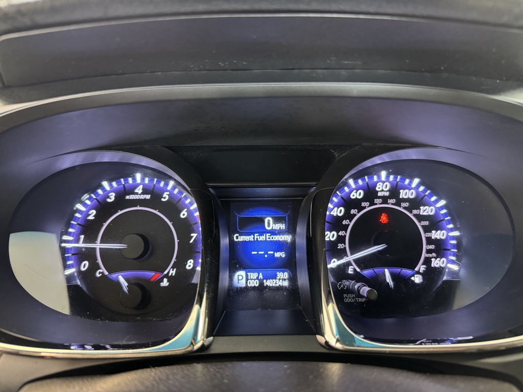 Vehicle image 27 of 35