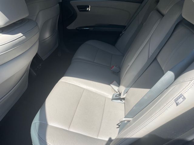 Vehicle image 10 of 13