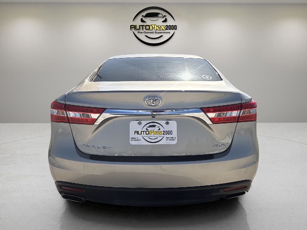 Vehicle image 4 of 22