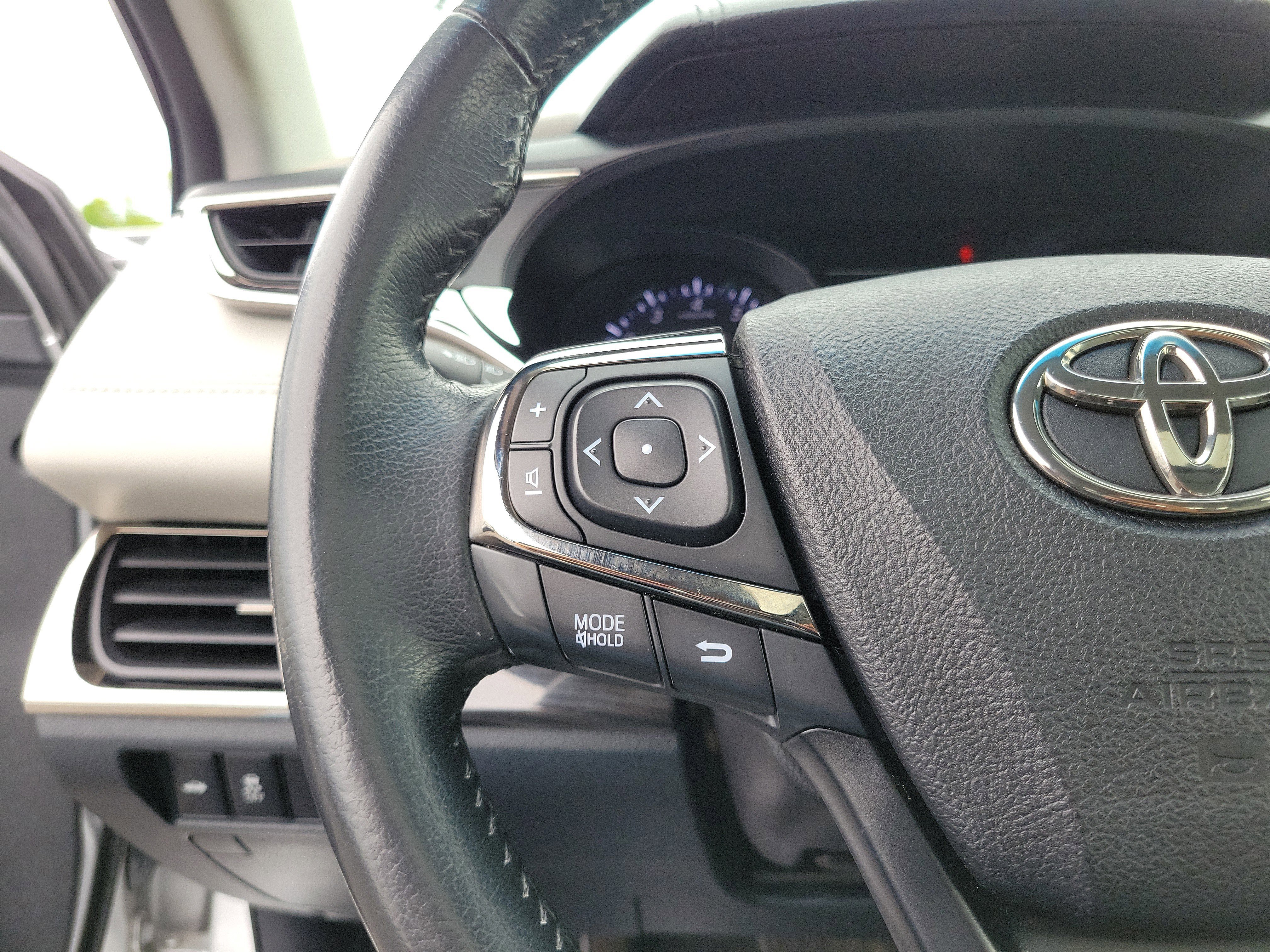 Vehicle image 22 of 30