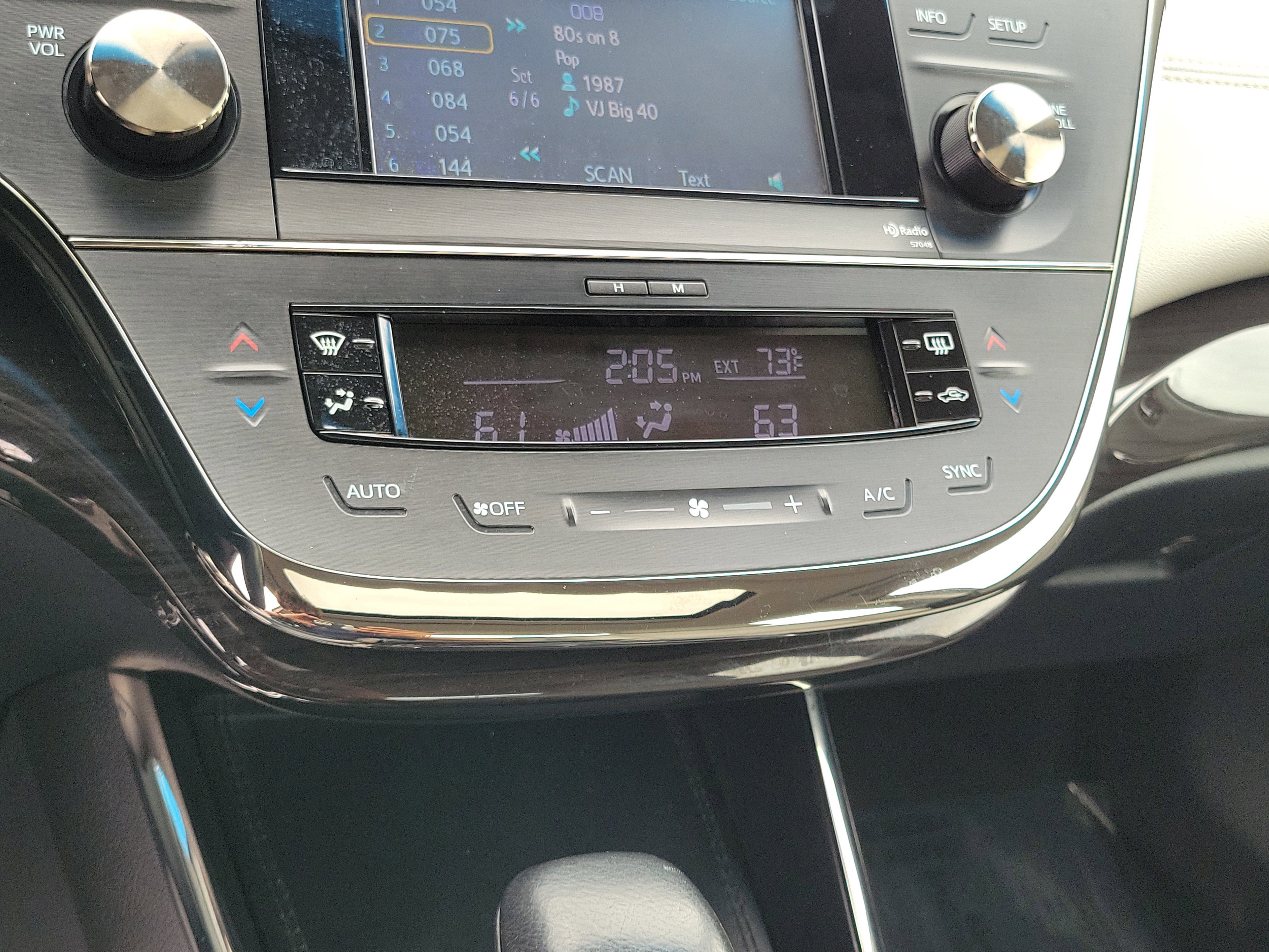 Vehicle image 27 of 30