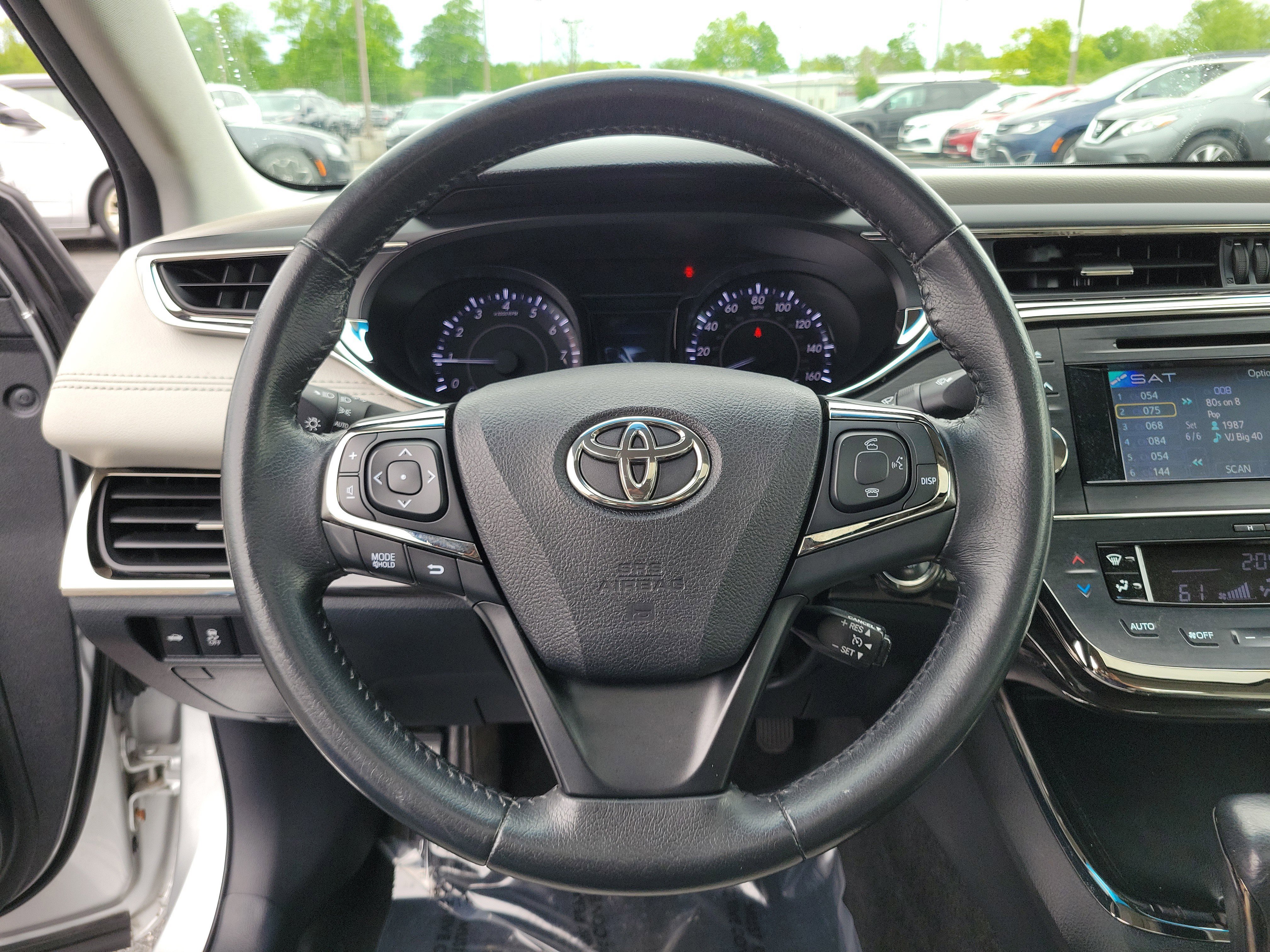 Vehicle image 21 of 30