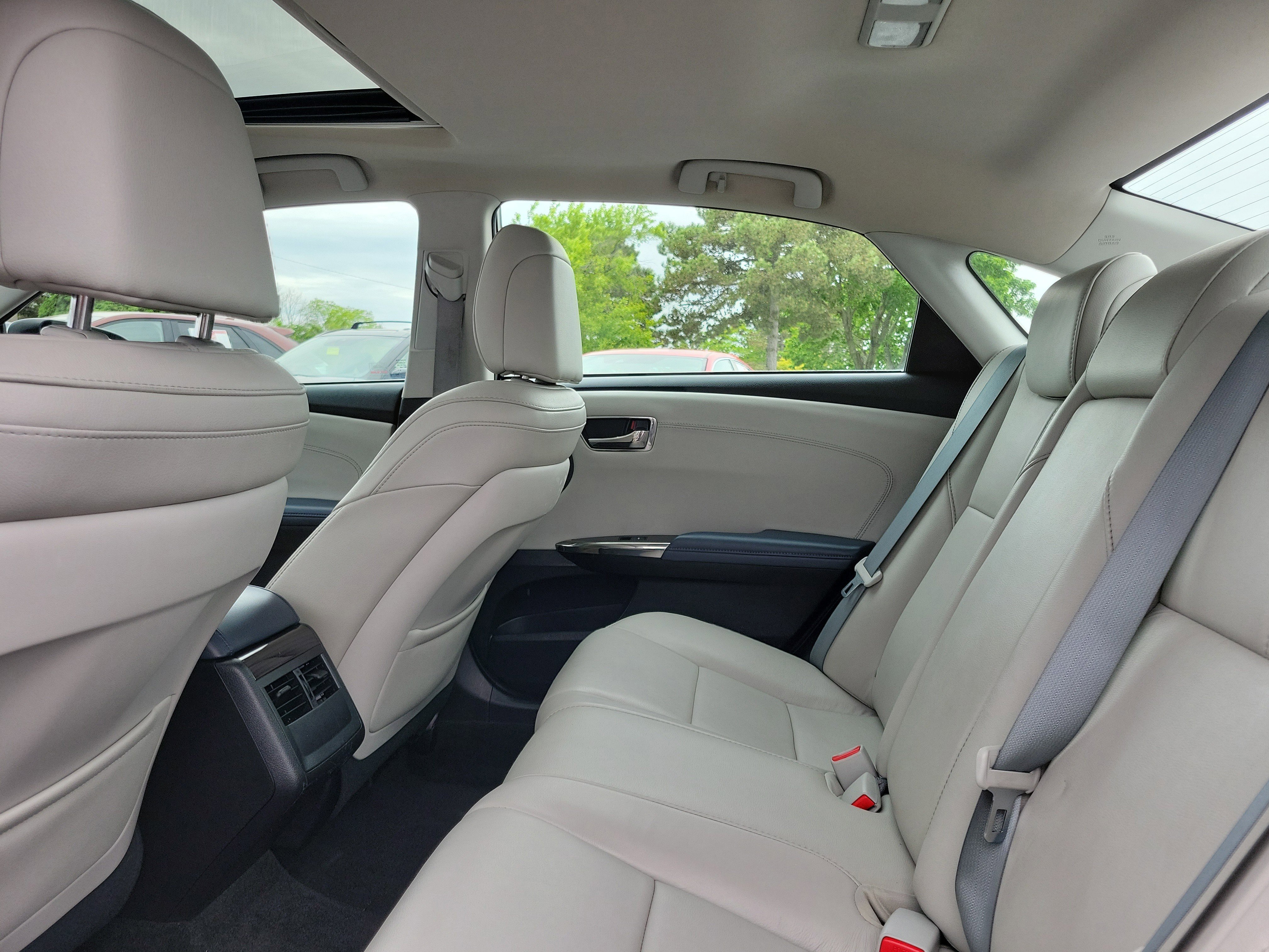 Vehicle image 11 of 30