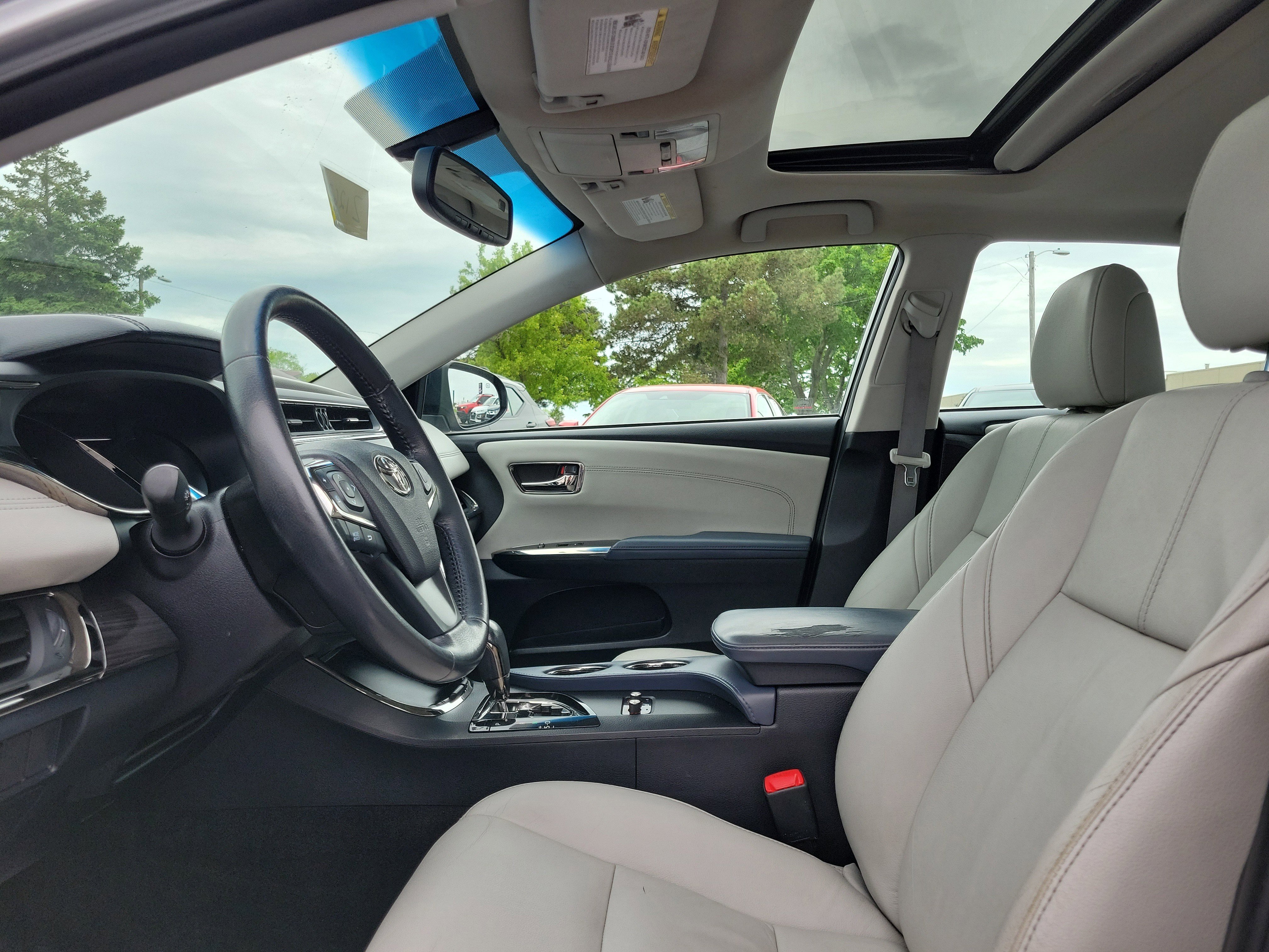 Vehicle image 15 of 30