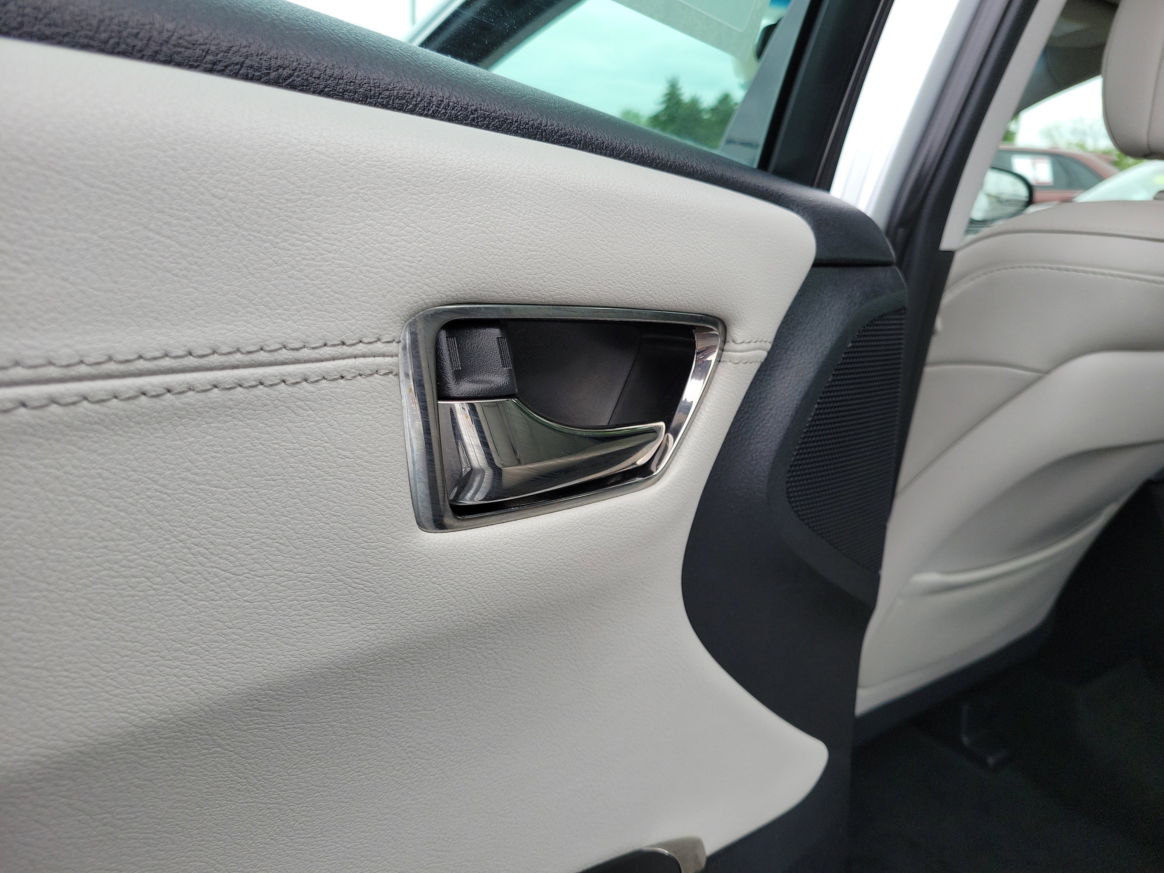 Vehicle image 13 of 30