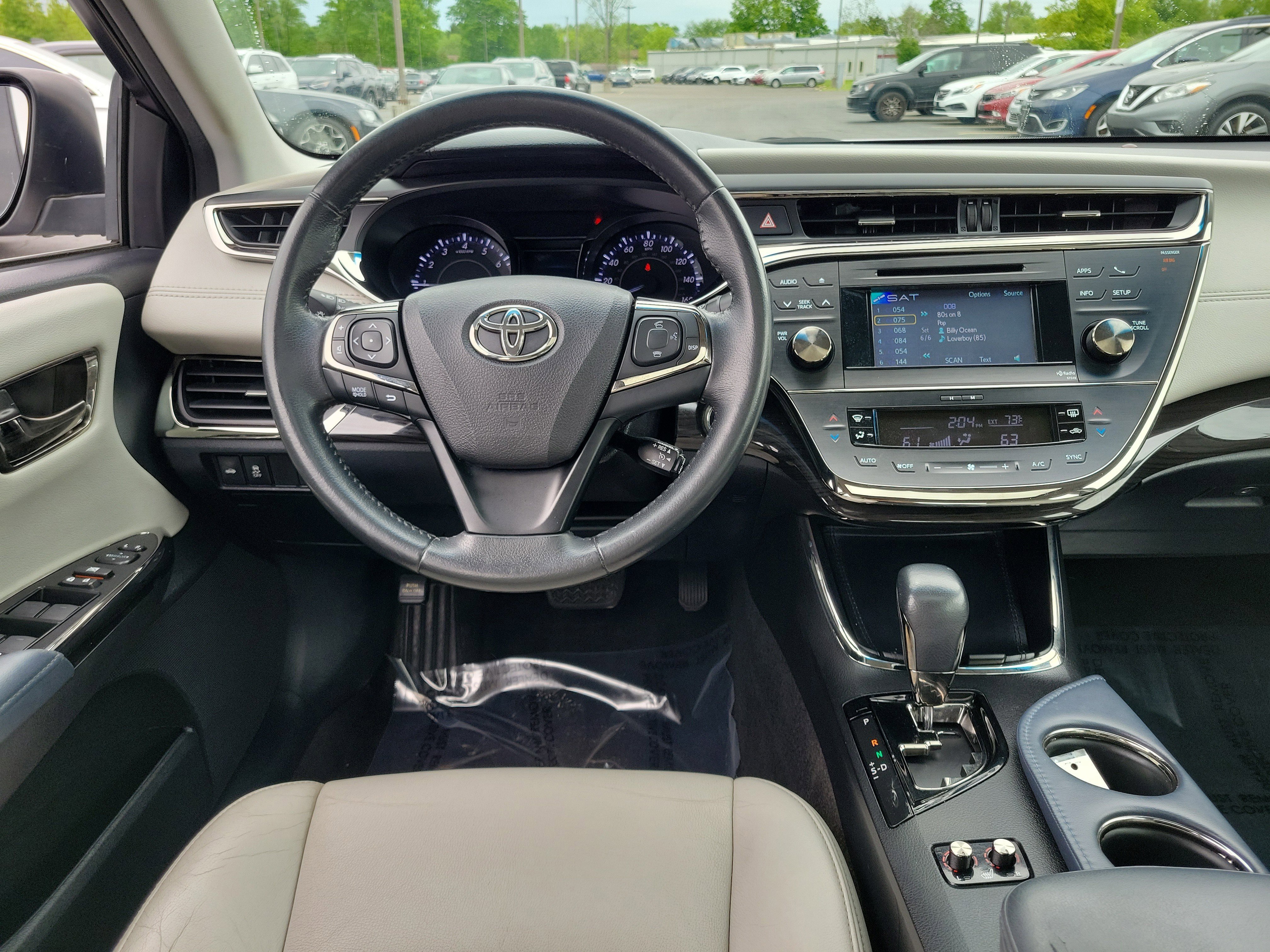 Vehicle image 10 of 30