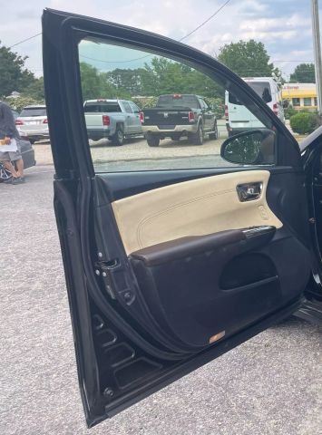 Vehicle image 8 of 20