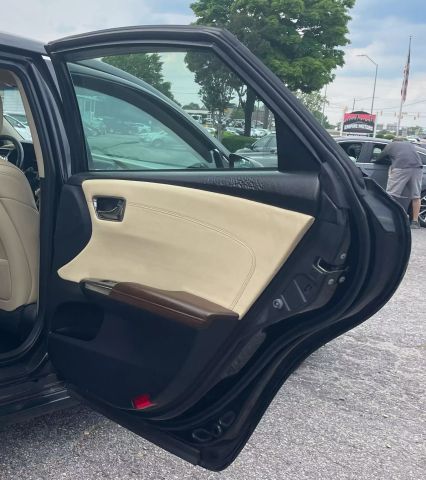 Vehicle image 12 of 20