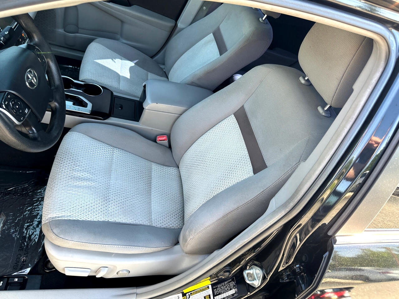 Vehicle image 22 of 40
