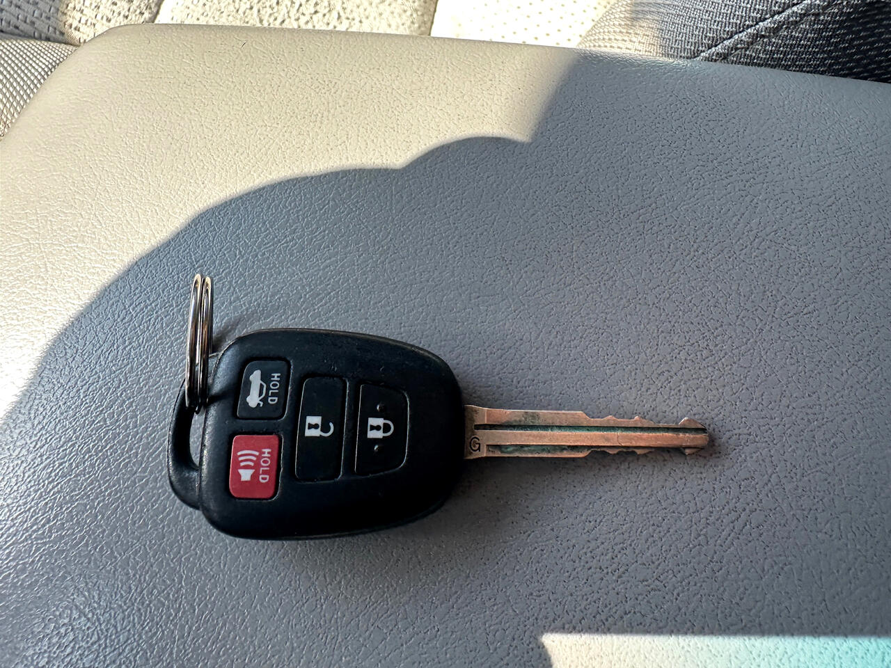 Vehicle image 35 of 40
