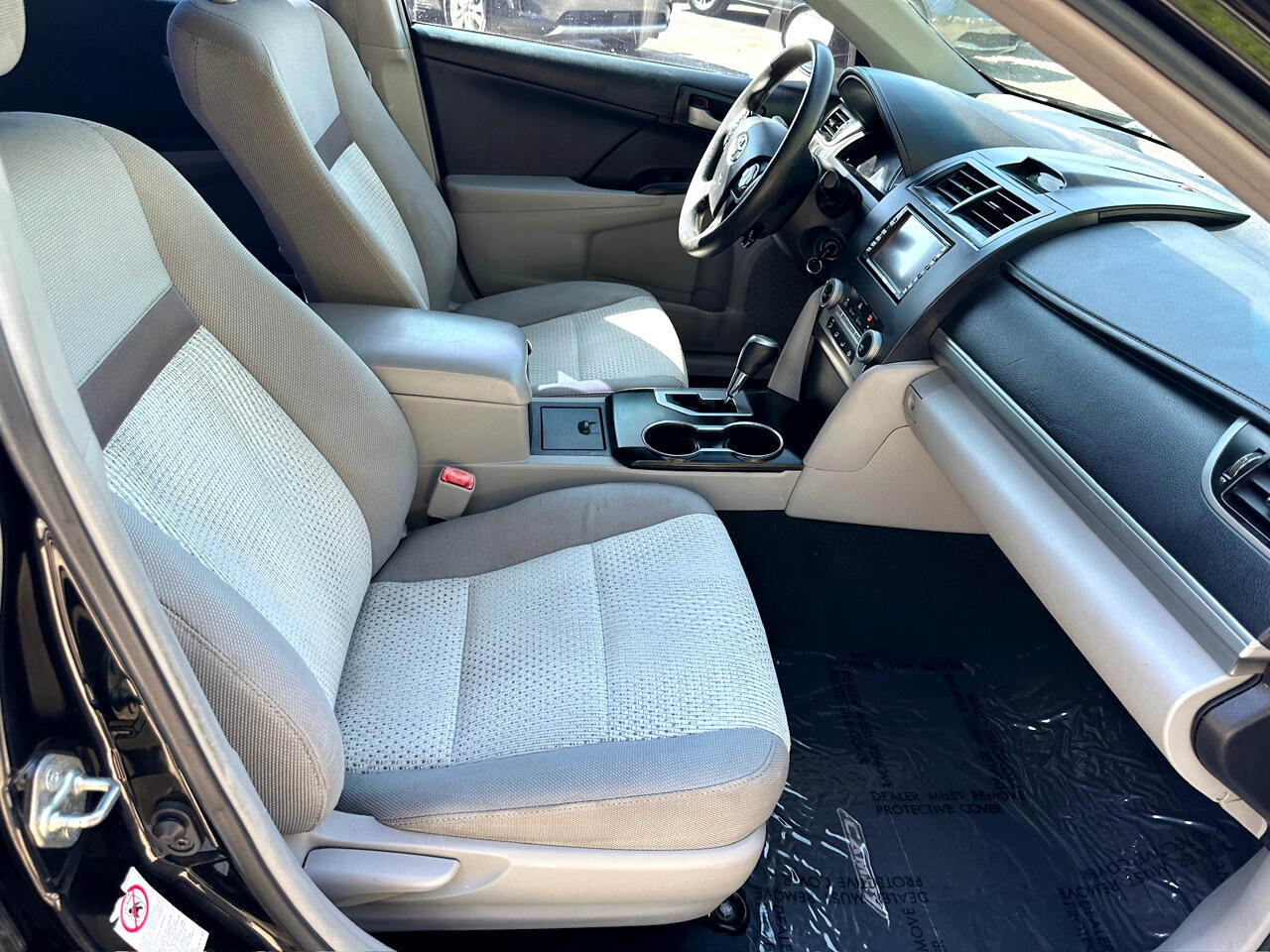 Vehicle image 19 of 40