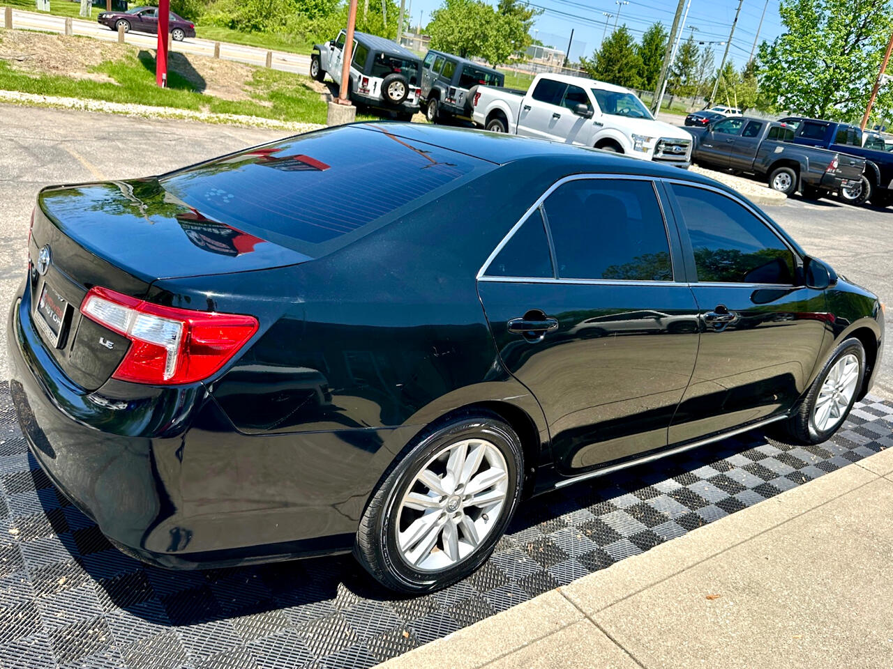 Vehicle image 7 of 40