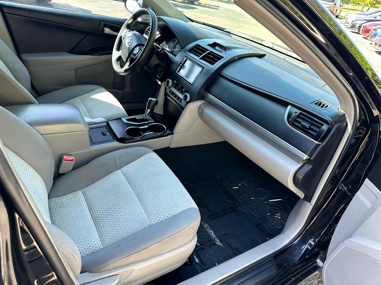 Vehicle image 17 of 40