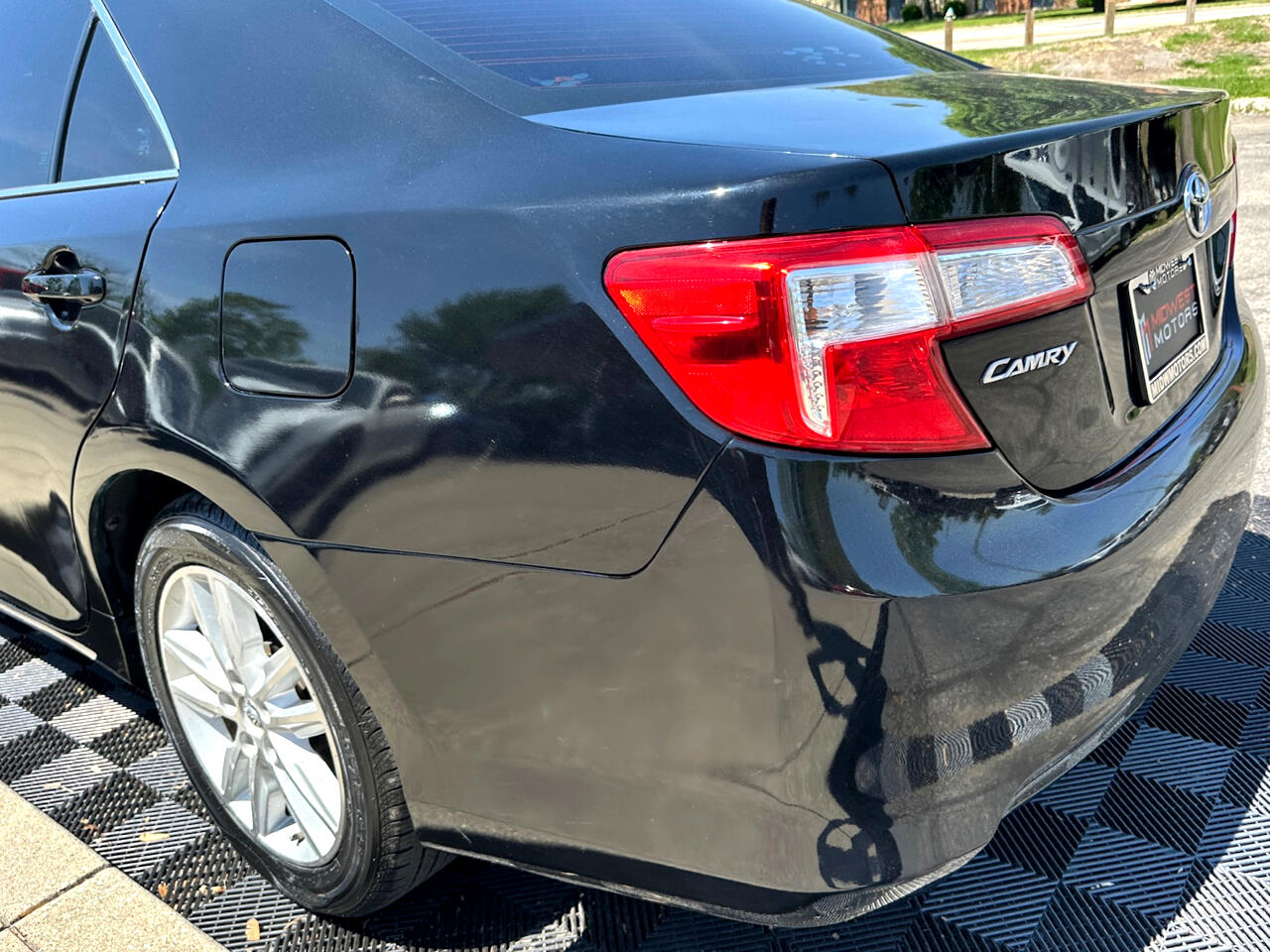 Vehicle image 16 of 40