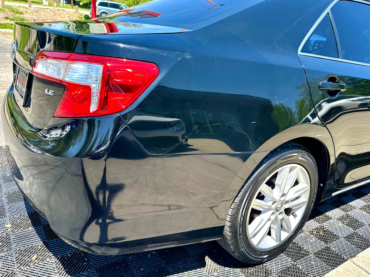 Vehicle image 8 of 40