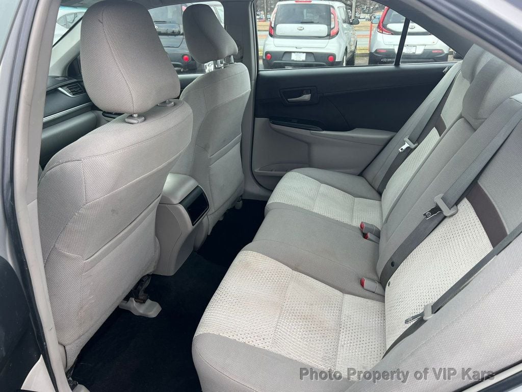 Vehicle image 11 of 13