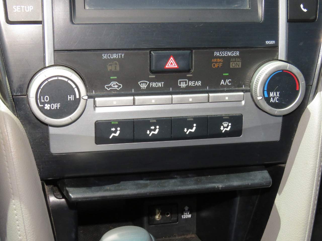 Vehicle image 17 of 21