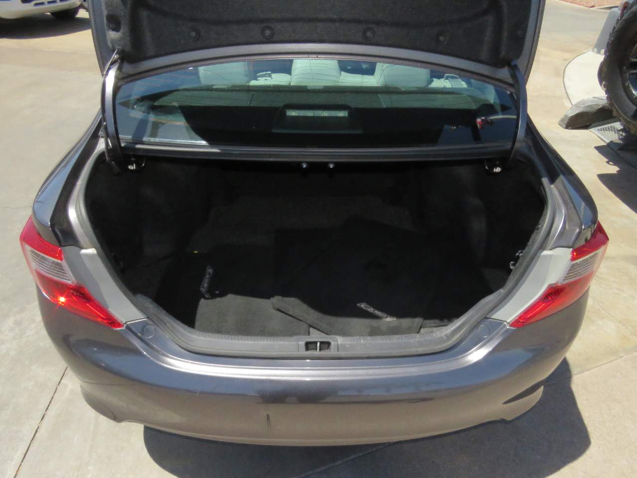 Vehicle image 19 of 21