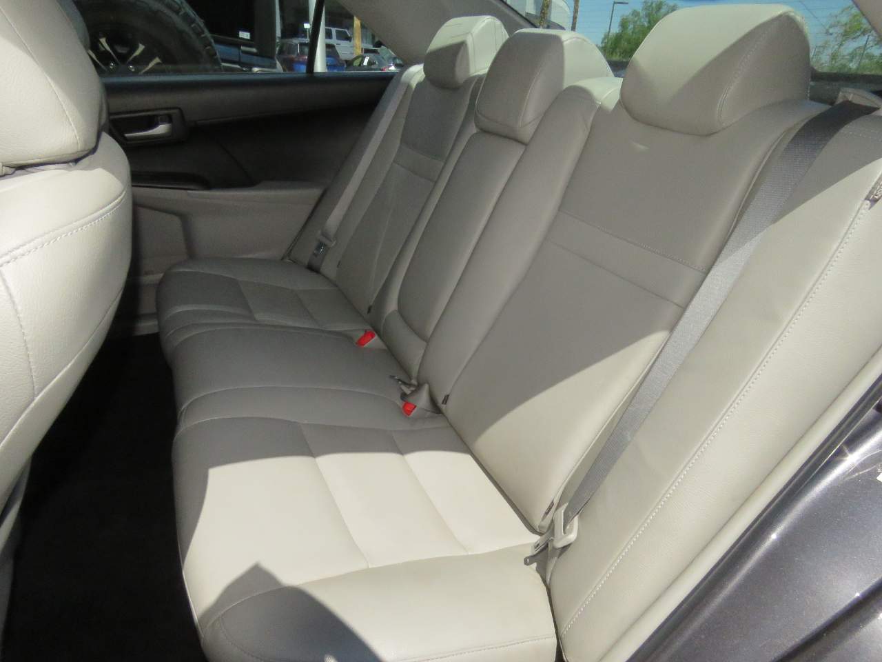 Vehicle image 14 of 21