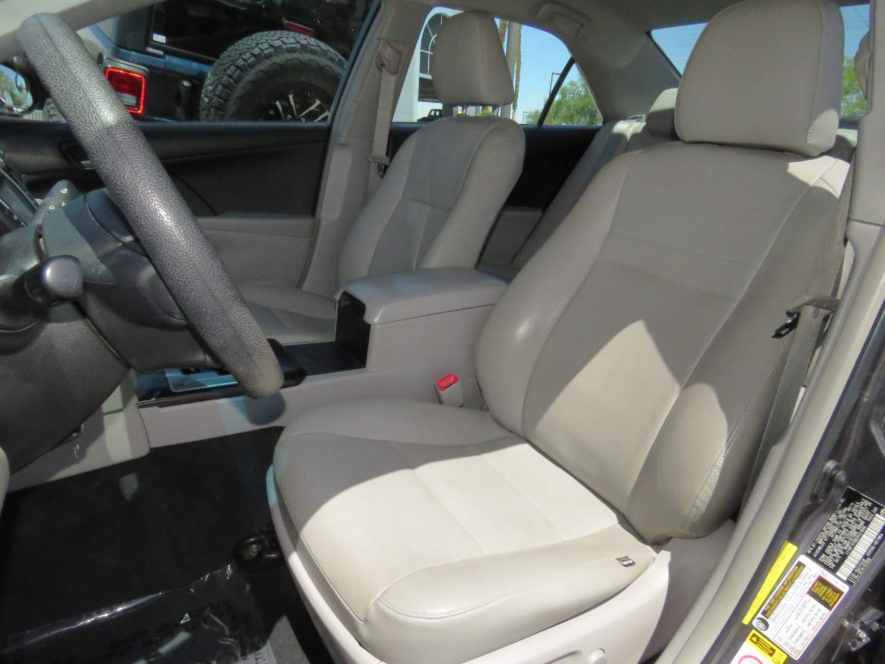 Vehicle image 13 of 21