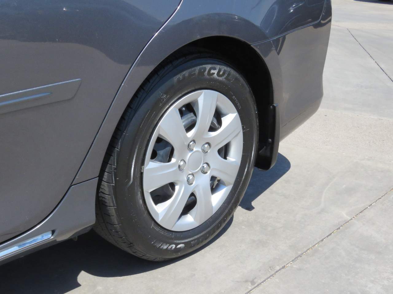 Vehicle image 12 of 21