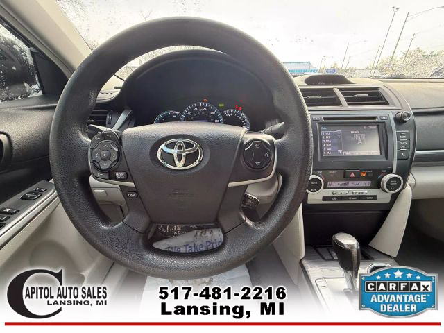Vehicle image 10 of 32
