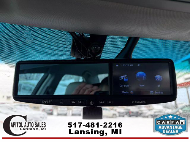 Vehicle image 27 of 32
