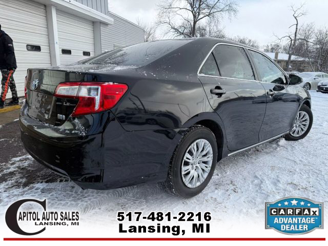 Vehicle image 4 of 32