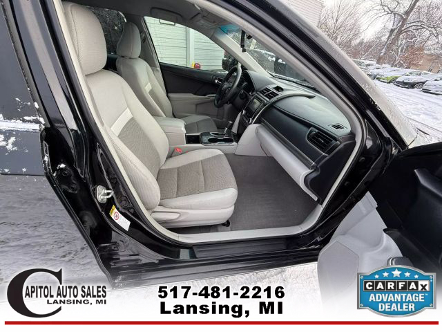 Vehicle image 18 of 32