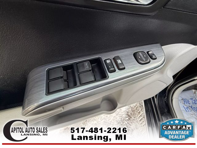 Vehicle image 14 of 32