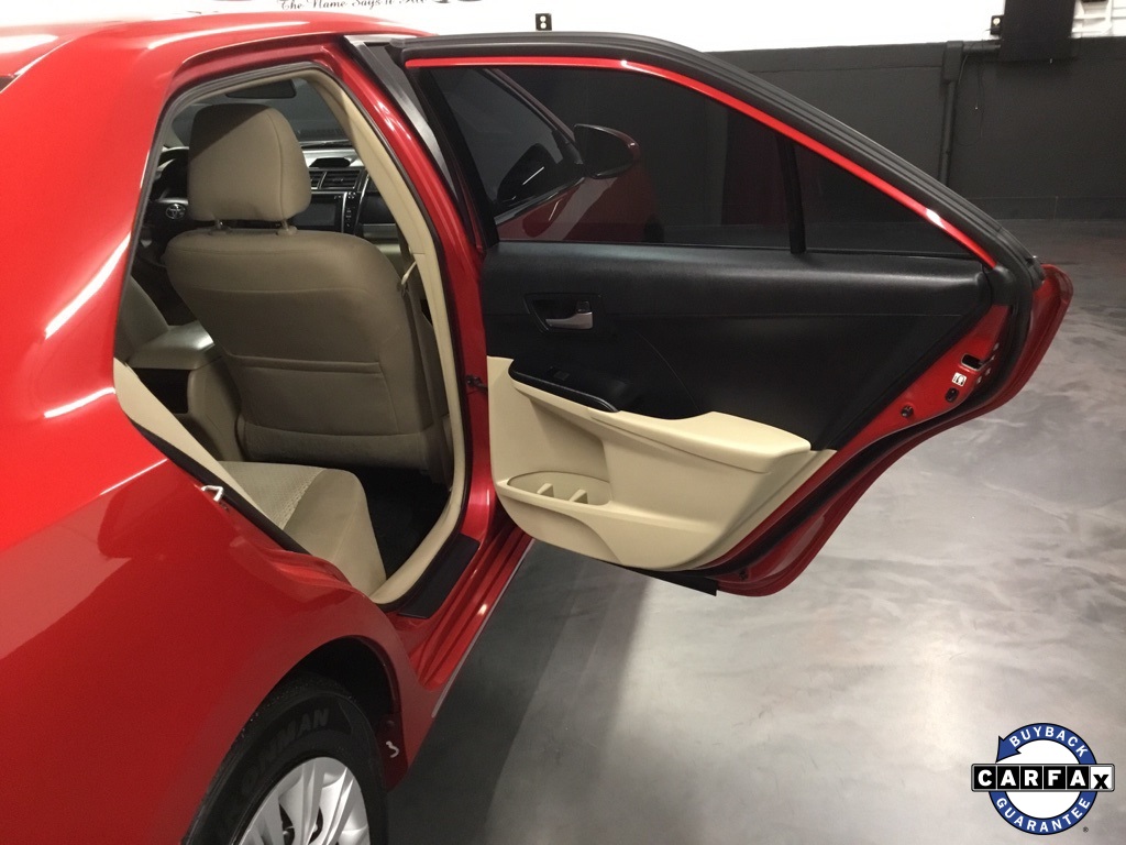 Vehicle image 10 of 50