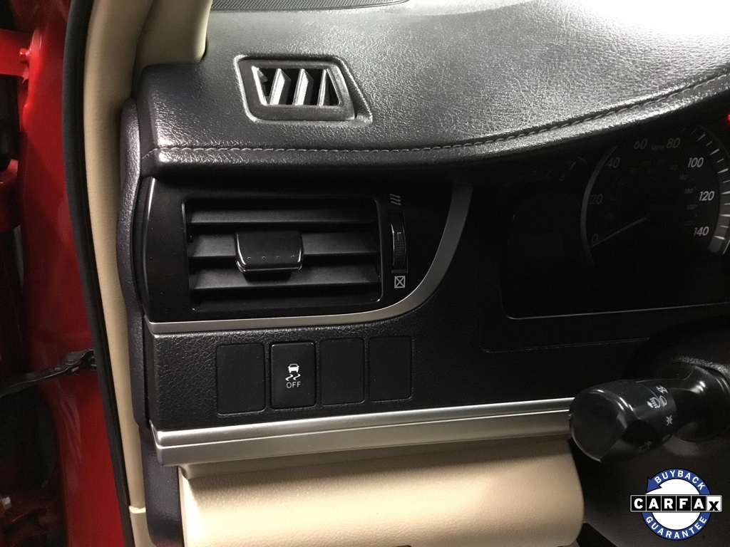 Vehicle image 21 of 50