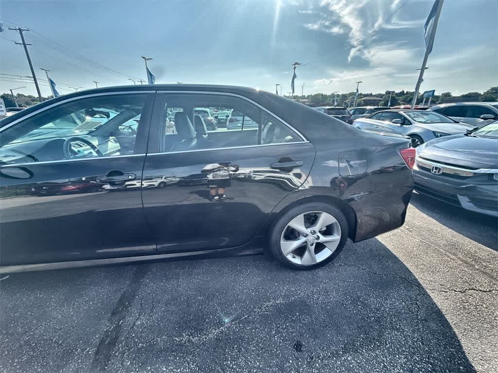 Vehicle image 6 of 35
