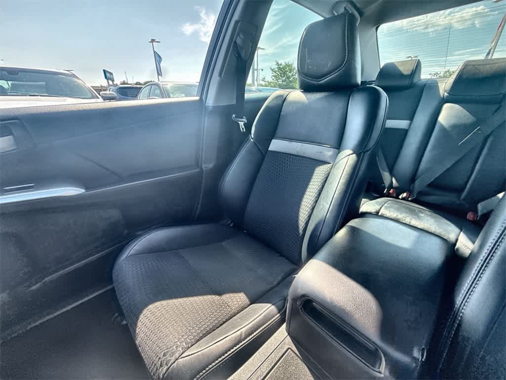 Vehicle image 14 of 35