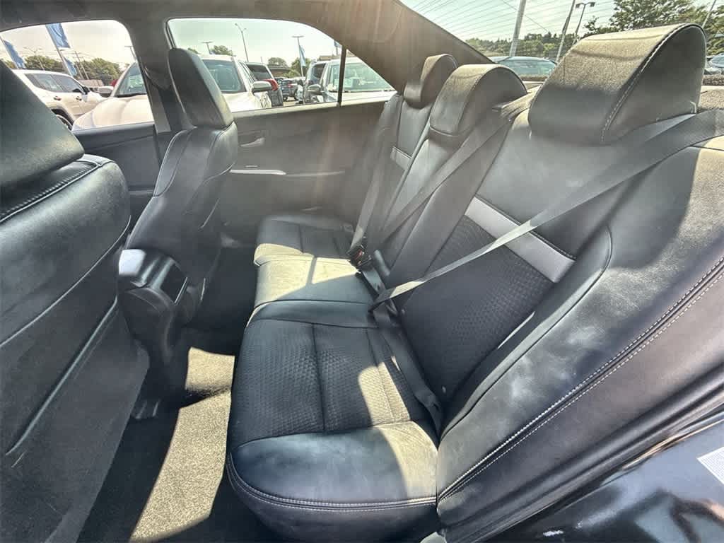 Vehicle image 15 of 35