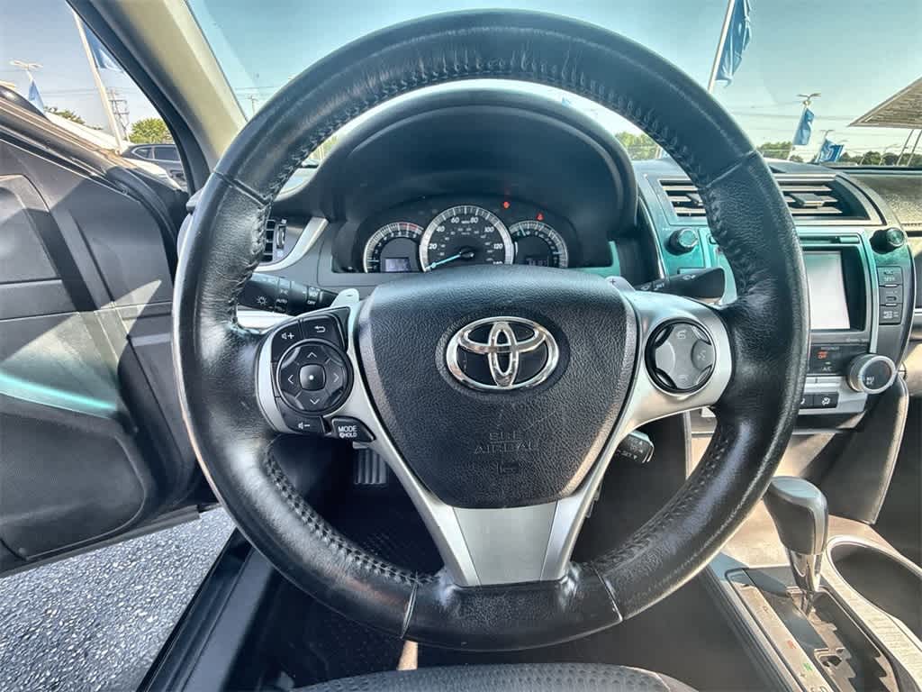 Vehicle image 22 of 35