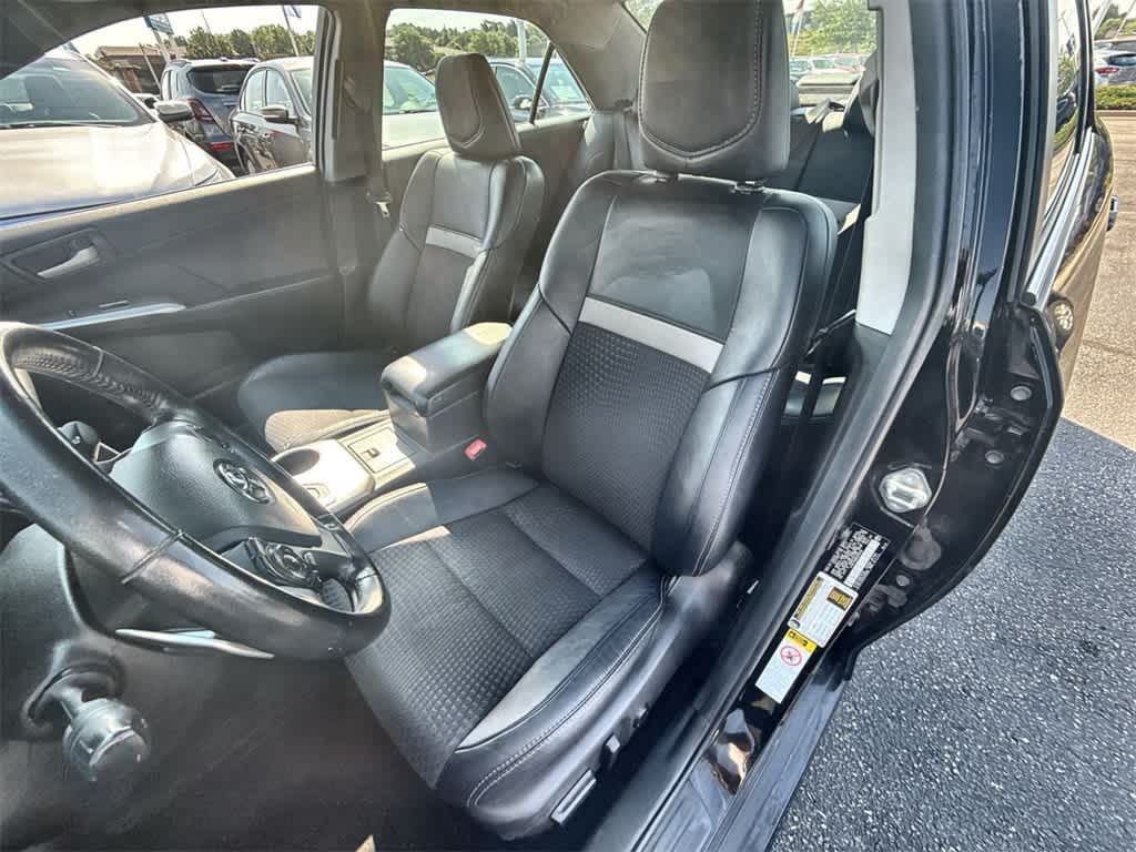 Vehicle image 16 of 35