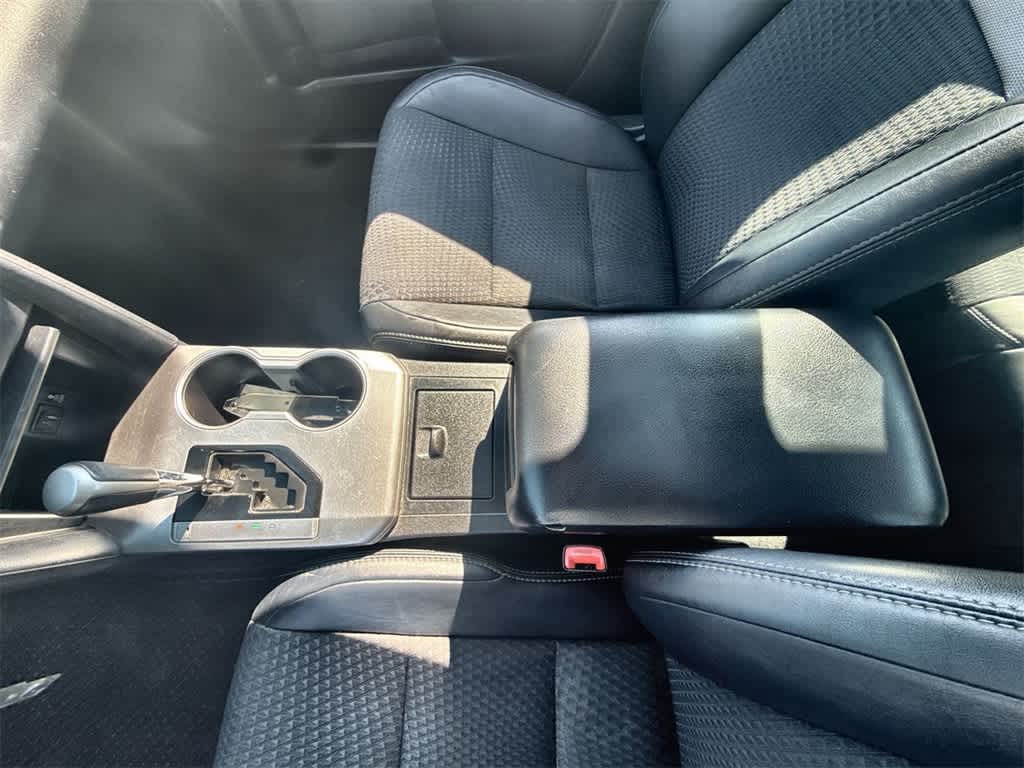 Vehicle image 33 of 35
