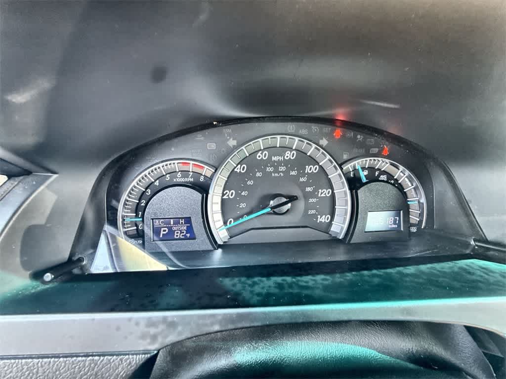 Vehicle image 25 of 35