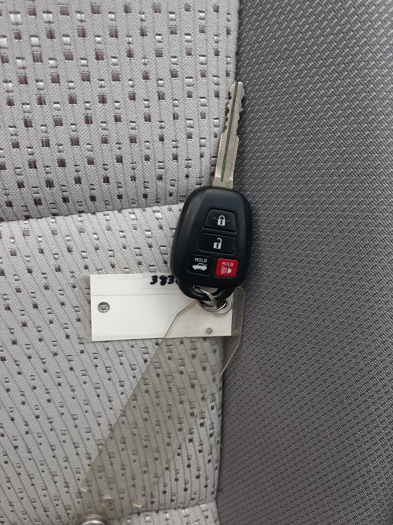 Vehicle image 28 of 29