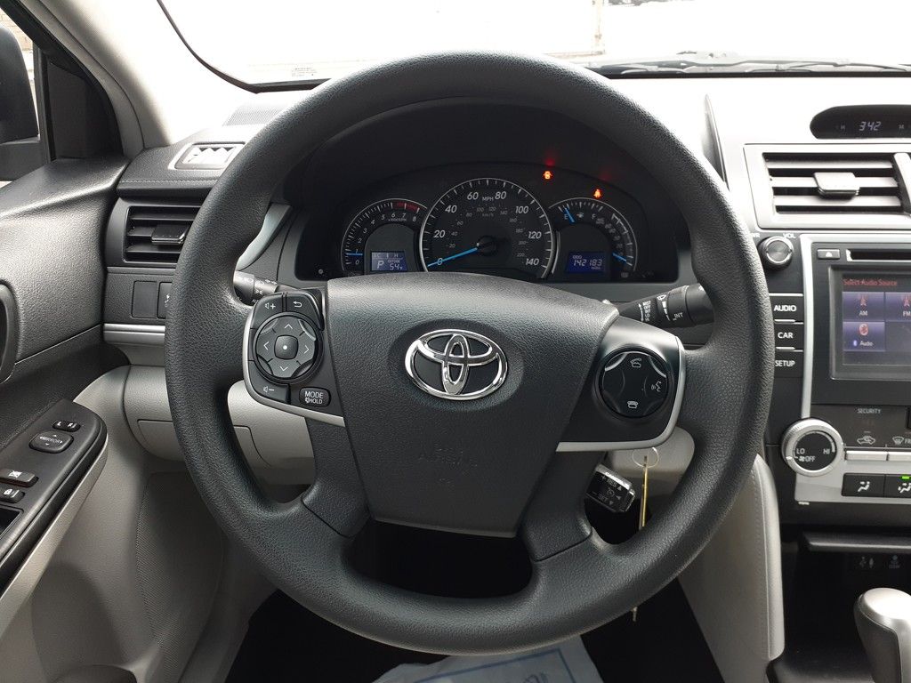 Vehicle image 15 of 29