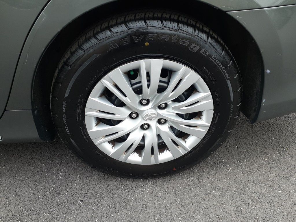 Vehicle image 26 of 29