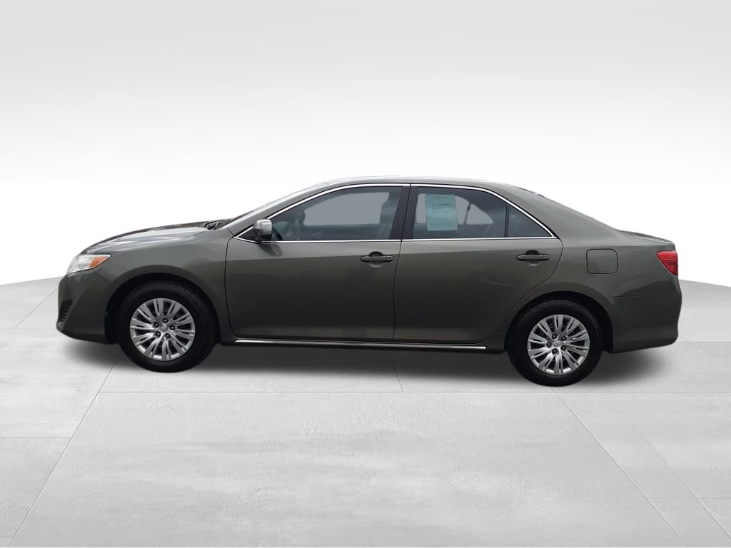 Vehicle image 2 of 29