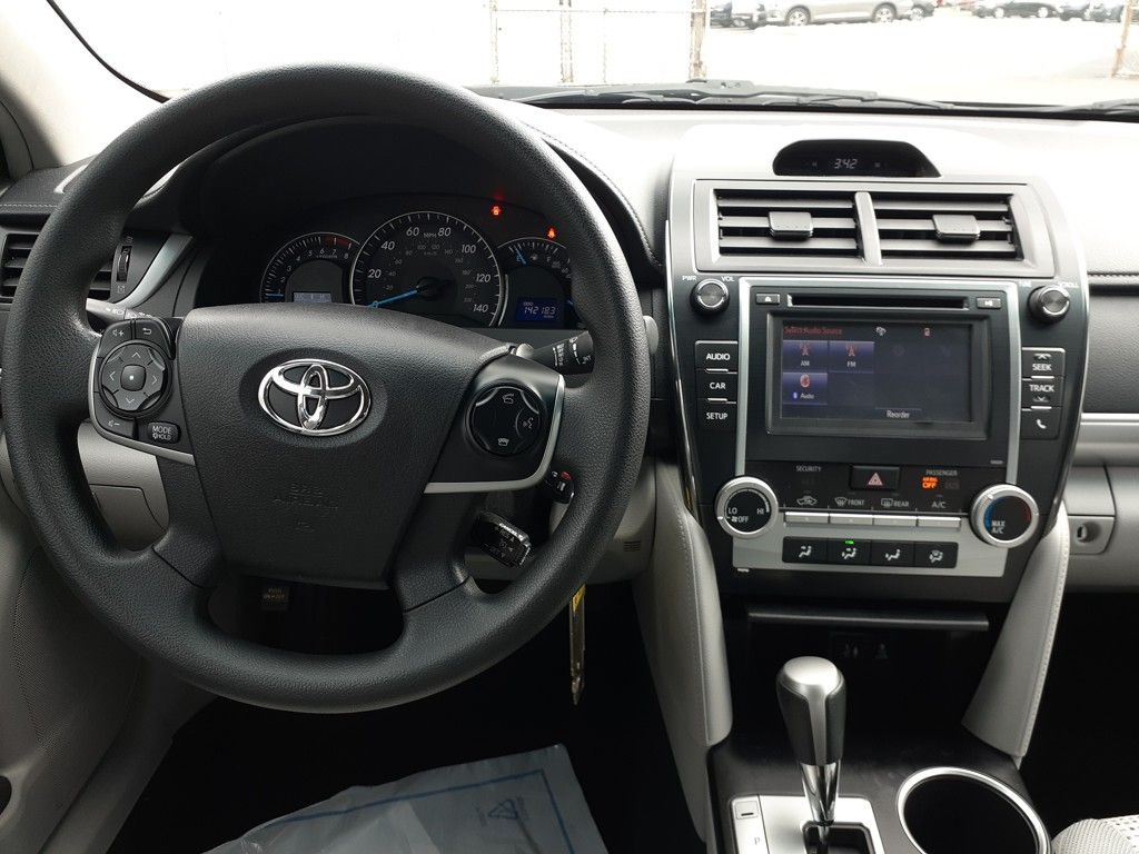 Vehicle image 14 of 29