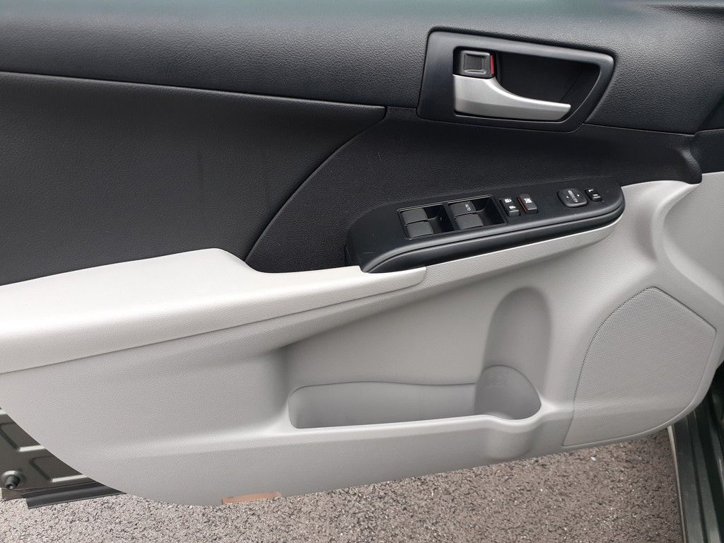 Vehicle image 11 of 29