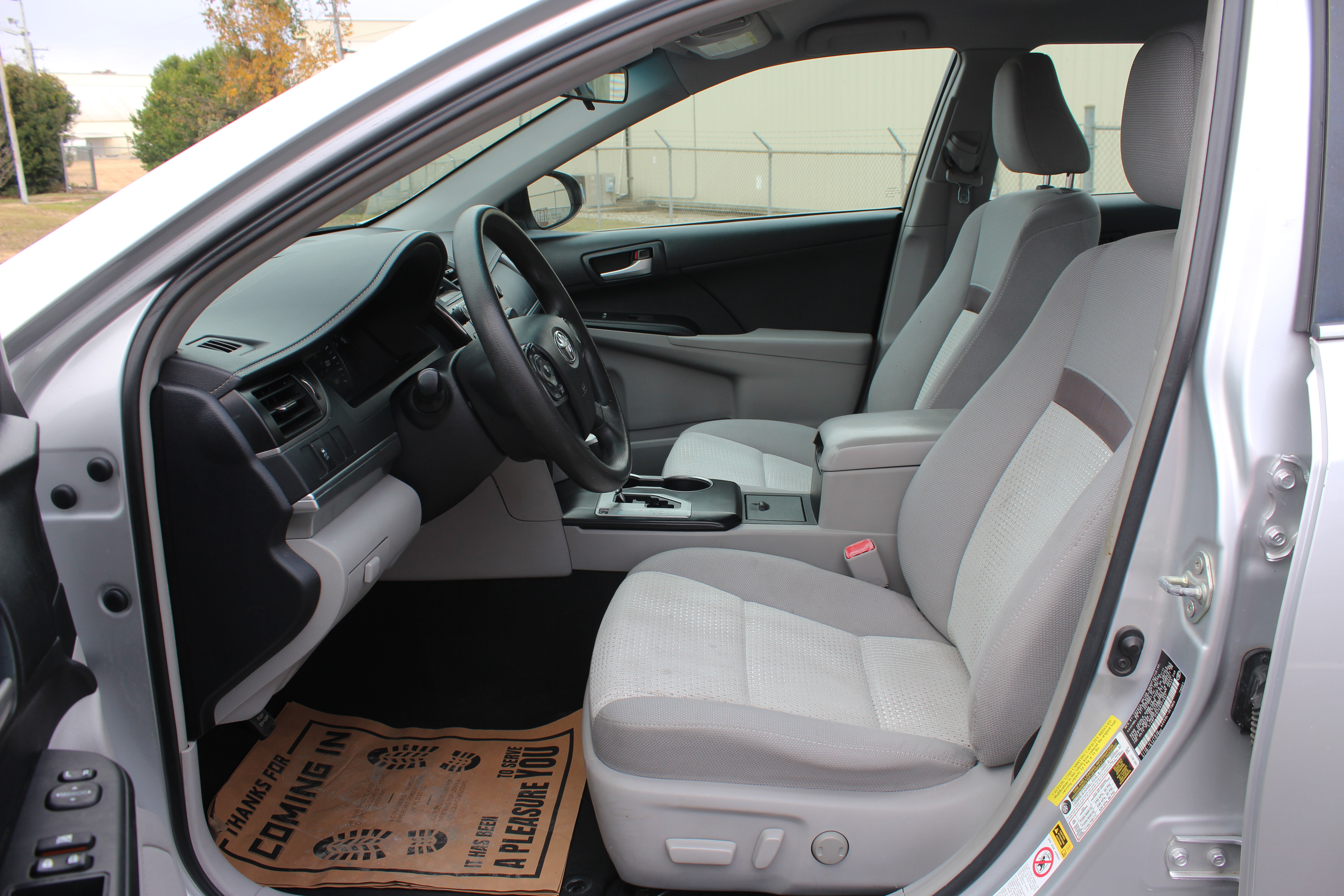 Vehicle image 16 of 52