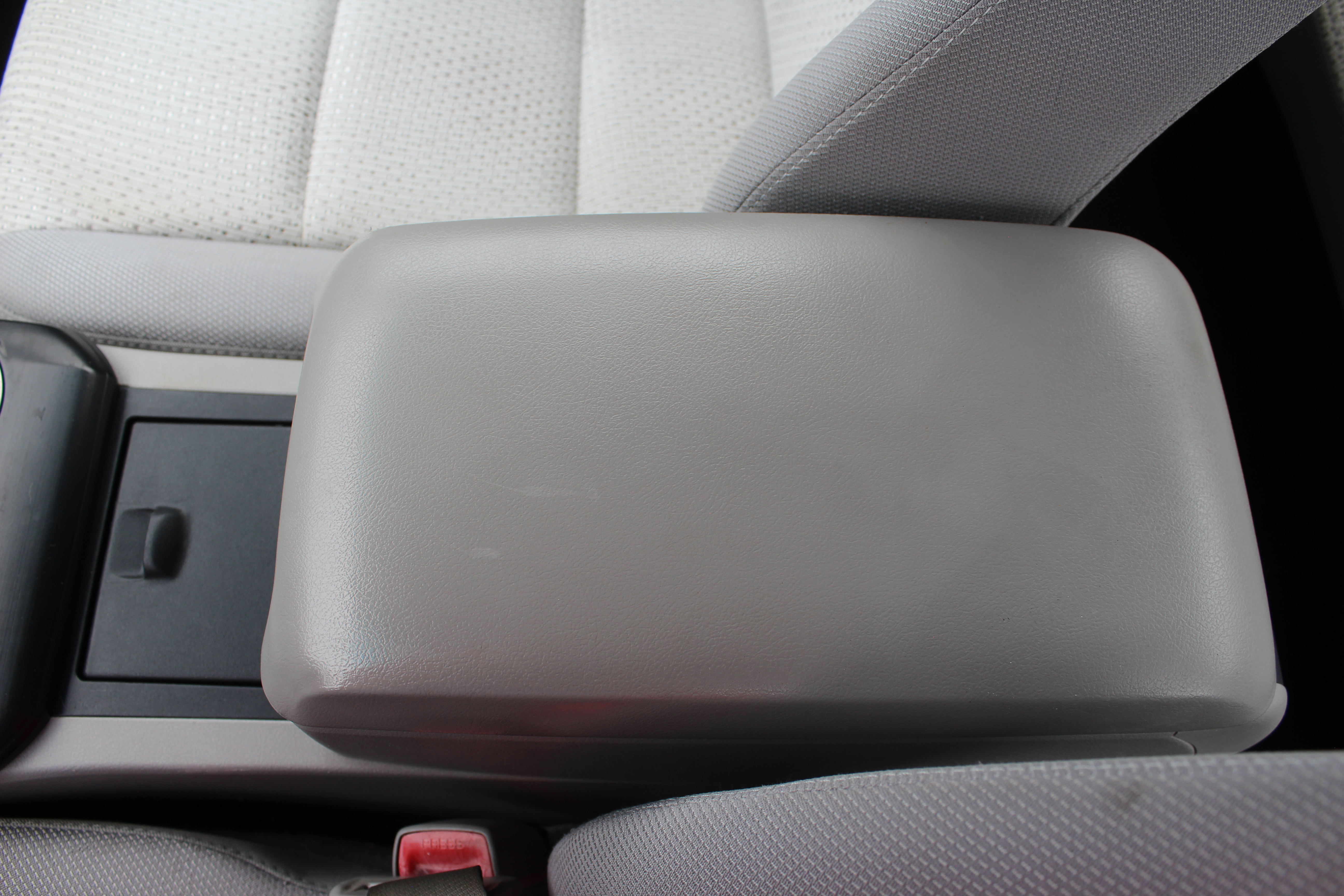 Vehicle image 33 of 52